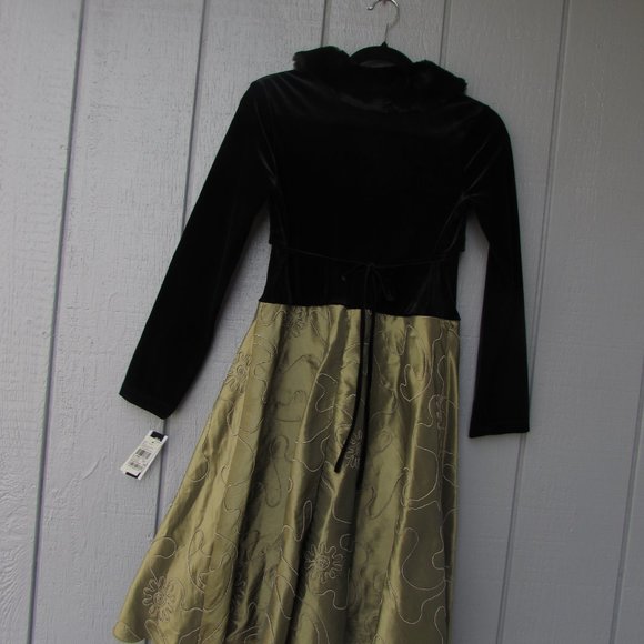 Beautiful Amy Byer Winter Dress! - Picture 6 of 13